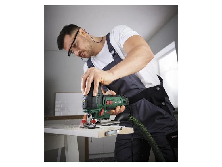 PARKSIDE® Scie sauteuse pendulaire PSTK 800 D3. 800 W